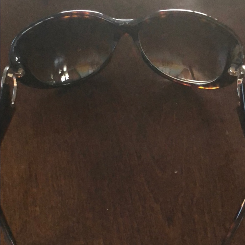 Gucci sunglasses. - Picture 6 of 7